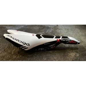 Selle PROLOGO X ZERO 2 CPC NACK Carbon 134mm Blanc & Noir 2 Selle PROLOGO X ZERO 2 CPC NACK Carbon 134mm Blanc & Noir – Image 2